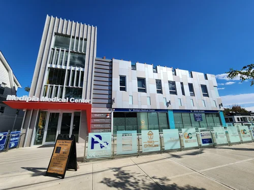 Medipia main entrance close-up.
